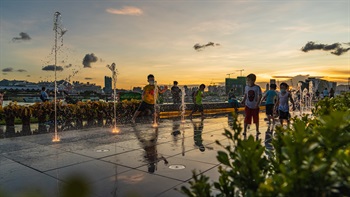 The dancing water fountain is especially well loved by children who playing with the water.